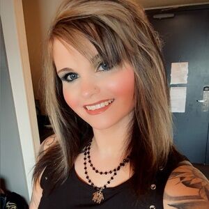 Meet your Posher, Julia